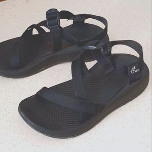 Black W8 Vibram Sole Chacos